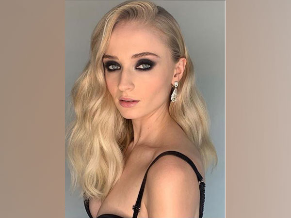 Sophie Turner puts an end to #Bottlecapchallenge, says 'stop it now'