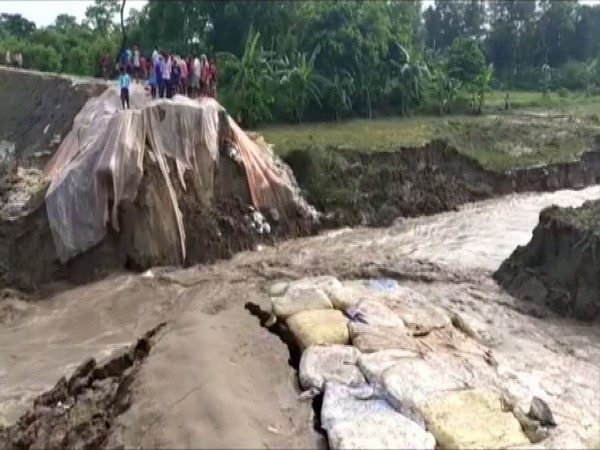 Bihar: Embankment on Bagmati River in Sheohar damaged