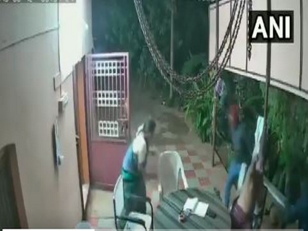 Tamil Nadu: Elderly couple fight, chase away armed robbers from their residence