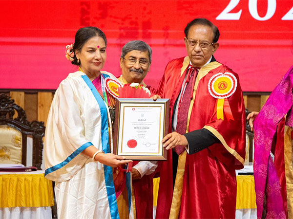 Shabana Azmi, Shankar Mahadevan Receive Honorary Doctorates from Techno India University