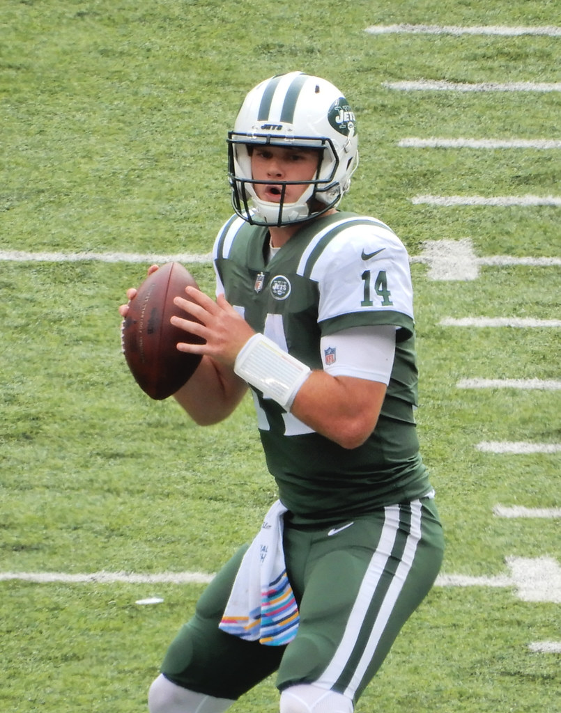 NFL notebook: Jets' Darnold (mono) hopes to play Sunday