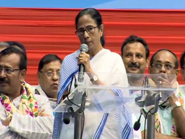 Will try implementing Sixth Pay Commission from Jan 1: Mamata Banerjee