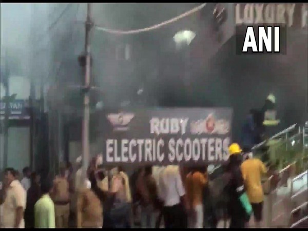Eight dead in Hyd fire; PM Modi, T'gana govt announce ex-gratia
