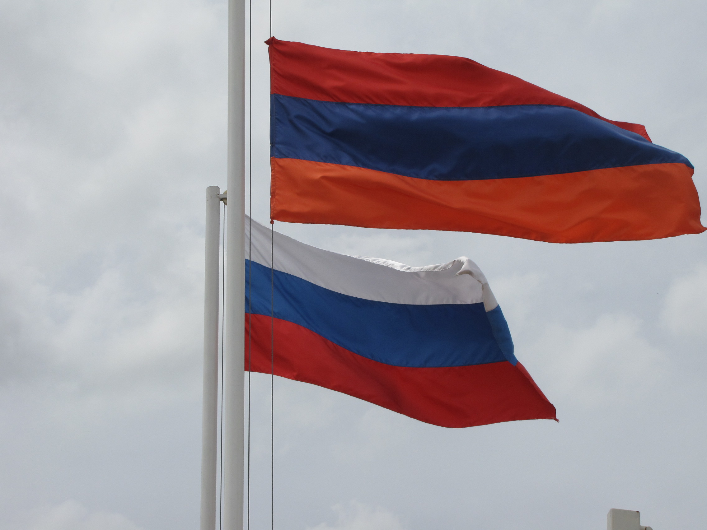 Armenian, Russian defense ministers discuss Nagorno-Karabakh after flare-up