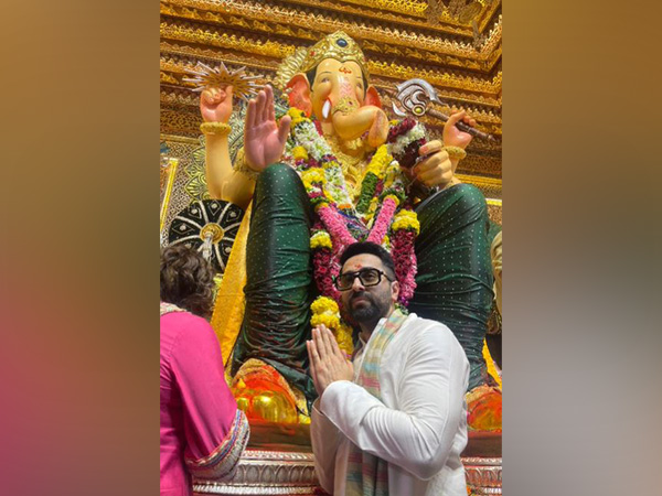 Ayushmann Khurrana Seeks Blessings at Lalbaugcha Raja During Ganesh Chaturthi