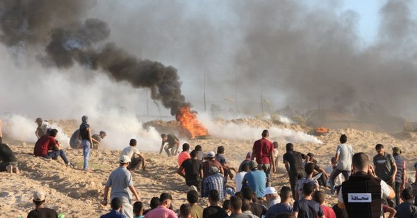 Crowds of Palestinians protest along Gaza-Israel border; no fatalities