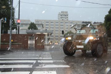 UPDATE 4-Japan sends in thousands of troops after massive typhoon hammers Tokyo