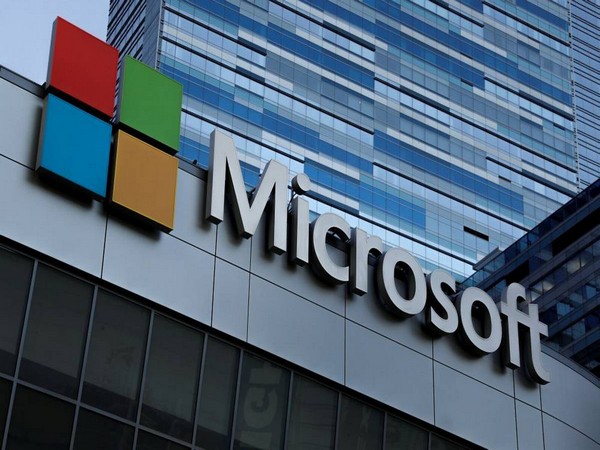 Microsoft beats quarterly revenue estimates, shares rise