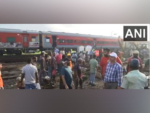 Swift Recovery After Mysuru-Darbhanga Train Derailment