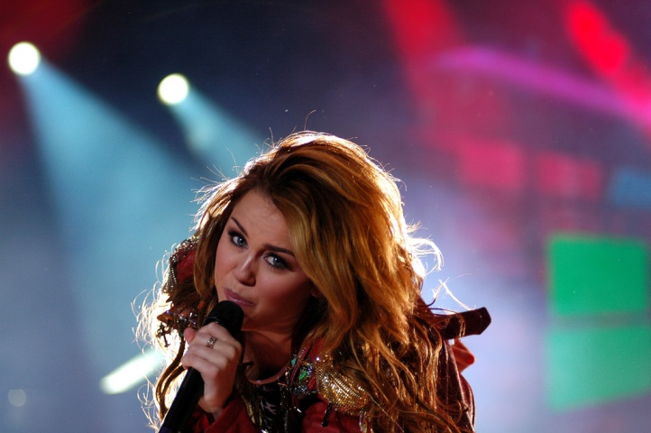Pop star Miley Cyrus joins 'RuPaul's Drag Race' season 11 as guest judge