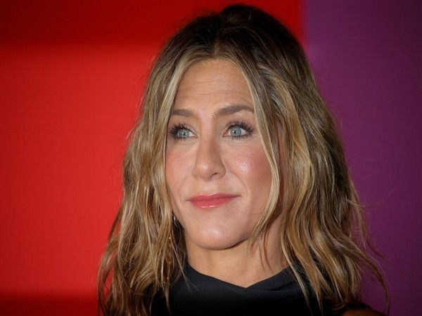 Jennifer Aniston gets emotional during Ellen DeGenres' new special show