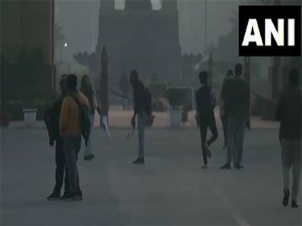 Delhi's Air Quality Deteriorates Amid Chilling Cold Wave