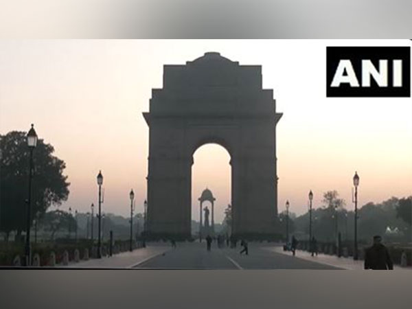 Delhi Shivers as Winter Chill Bites, Pollution Worsens