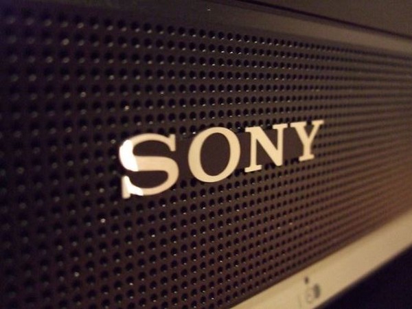 Sony rebooting 'Anaconda', Evan Daugherty on board as writer