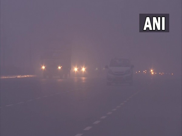 Delhi witnesses dense fog, visibility drops to 50 metres