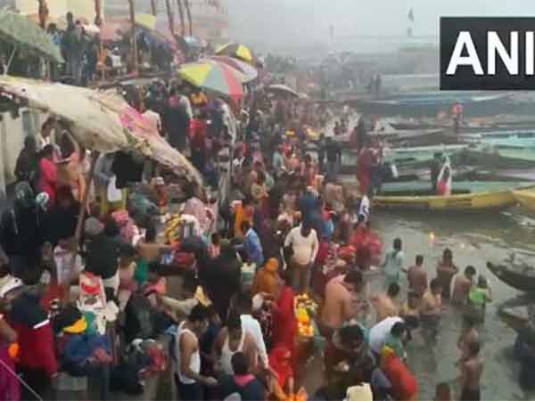 Devotees Across India Celebrate Makar Sankranti with Holy Dips and Kite Flying