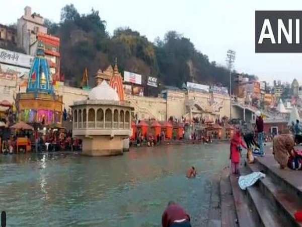 Uttarakhand: Devotees take holy dip in Ganga on Basant Panchami