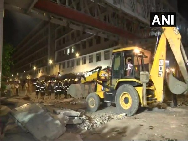 Mumbai foot overbridge collapse tragedy: 6 die while 30 get injured 