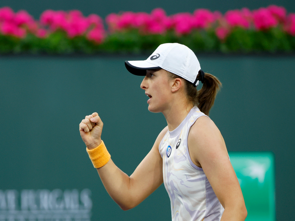 Indian Wells: Iga Swiatek holds off Bianca Andreescu; to face Emma Raducanu in R16