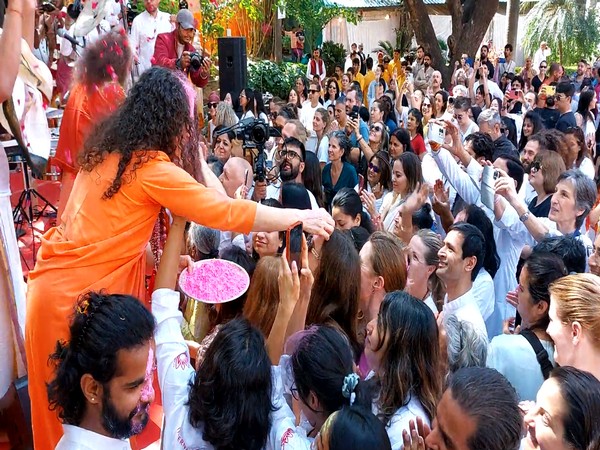 Foreigners celebrate Holi with enthusiasm at Parmarth Niketan, Rishikesh