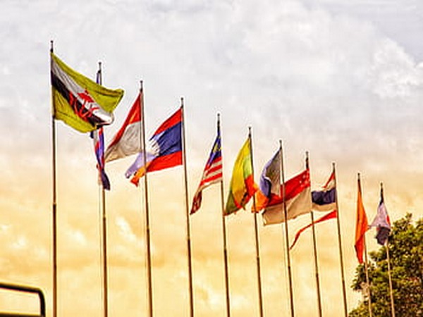 ASEAN virus fund, sea feud in spotlight in virtual summit