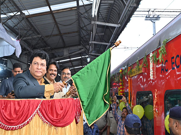 Waltair Div introduces Linke Hofmann Busch coaches to Visakhapatnam-Gandhidham Express