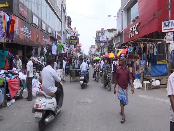 LS polls: Shopkeepers, visitors in Puducherry's Sunday Market demand basic facilities like toilets, drinking water