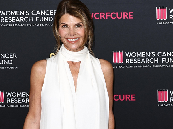 Lori Loughlin recalls working with Keanu Reeves in 'The Night Before ...