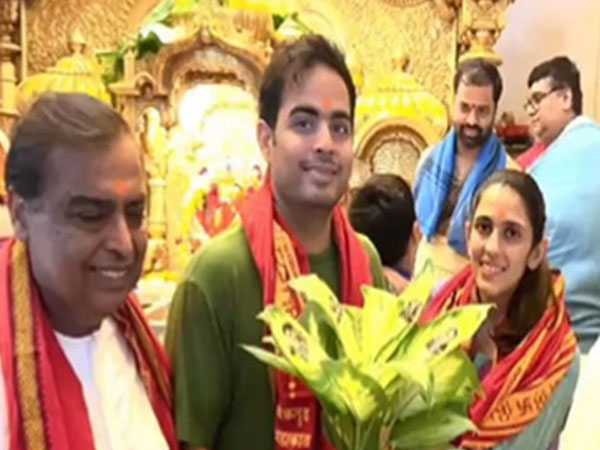 Mukesh Ambani visits Siddhivinayak Temple with son Akash, daughter-in-law Shloka 