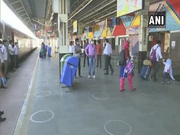 Special train carrying passengers from New Delhi reaches Gujarat