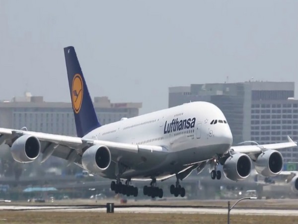 Lufthansa reschedules some Ukraine flights amid Russia tensions 