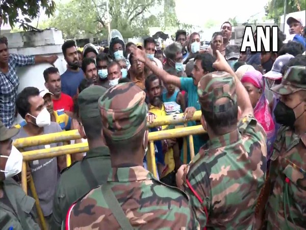 Sri Lankan police under pressure to arrest attackers of protesters