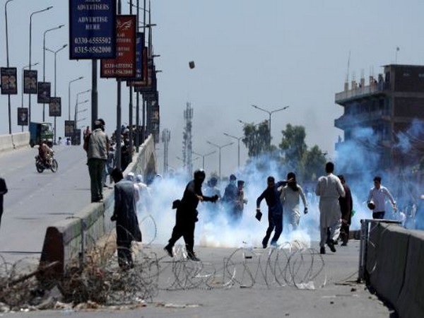 Pakistan: Punjab caretaker CM says 23 buildings damaged, 108 vehicles burnt in protests