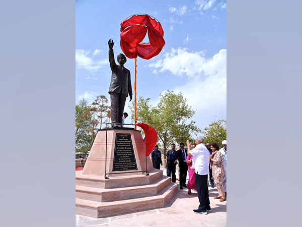 Rajasthan: Vice President Jagdeep Dhankar unveils statue of former Union Minister Nathuram Mirdha in Nagaur