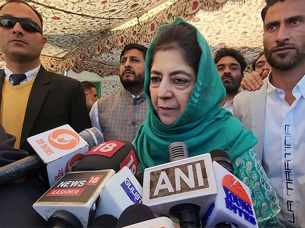 LS polls in Srinagar: "Decision taken in 2019 not acceptable to people of J-K", says Mehbooba Mufti