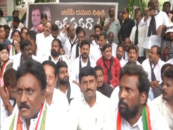 Telangana Congress leaders protest at Hyderabad ED office for second day