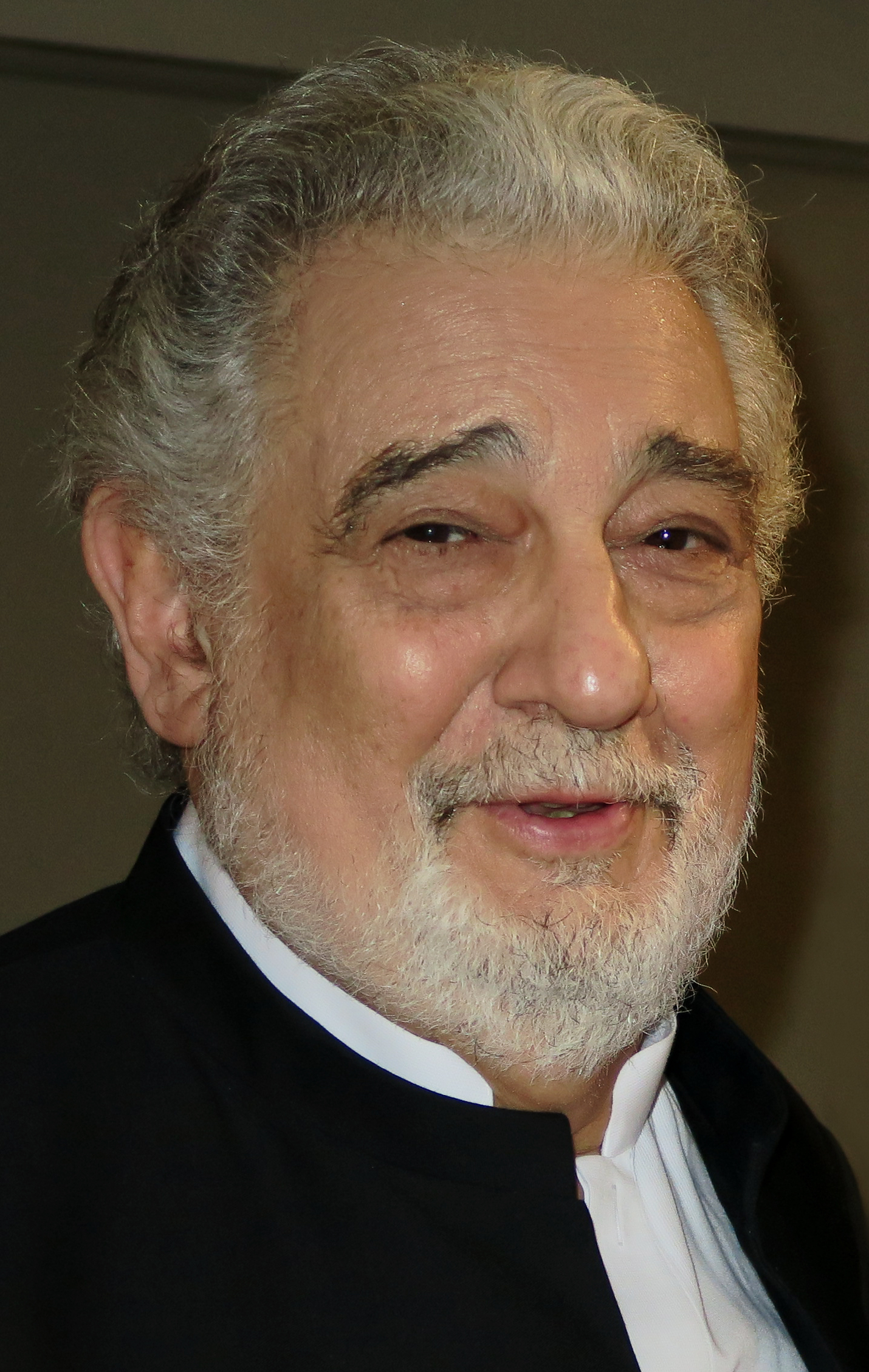 UPDATE 1-LA Opera to investigate sexual misconduct accusations against Placido Domingo