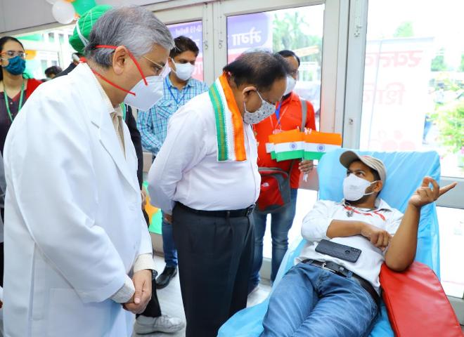 Dr Harsh Vardhan inaugurates blood donation camp at AIIMS on Independence Day
