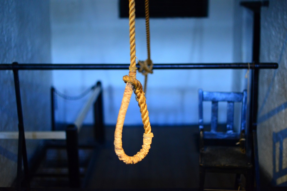 IT professional hangs himself to death, mentions two colleagues in suicide note 