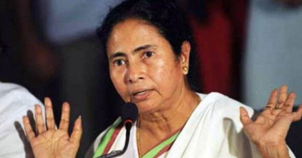 Mamata Banerjee slams center for cheating nation with 'note-ban scam'