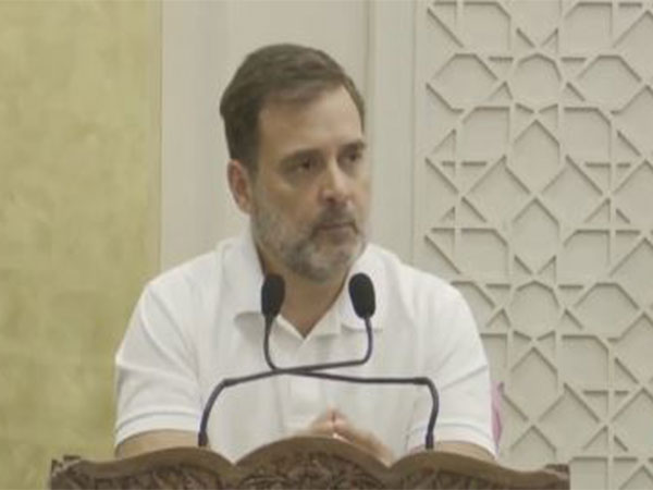 Rahul Gandhi, Leaders Pay Tribute to Late Ramgarh MLA Zubair Khan