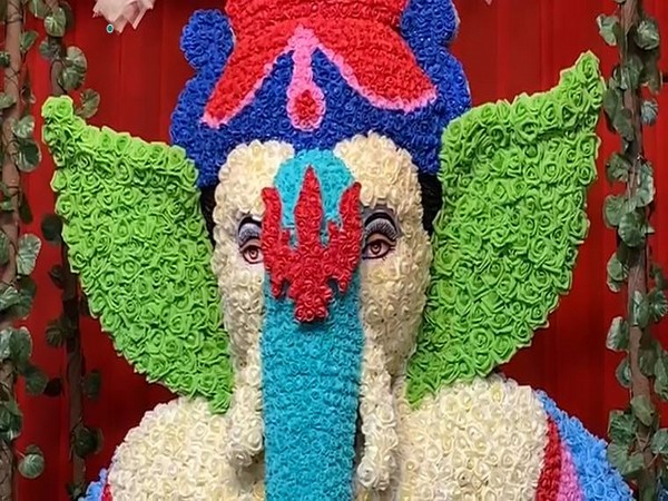 Warangal’s Eco-Friendly Ganesh Idol Attracts Thousands with Foam Flower Decorations