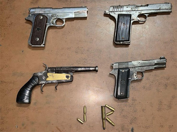 Mumbai Police Arrest Man with Illegal Firearms in Bandra