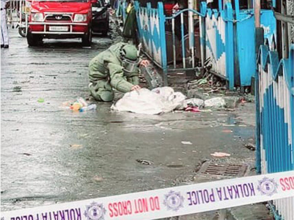 Blast Injures Ragpicker in Central Kolkata; Incident Under Investigation