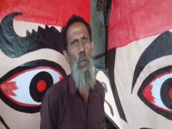 Muslim family making Ravana effigies in UP's Rampur faces hardships due to decline in orders 