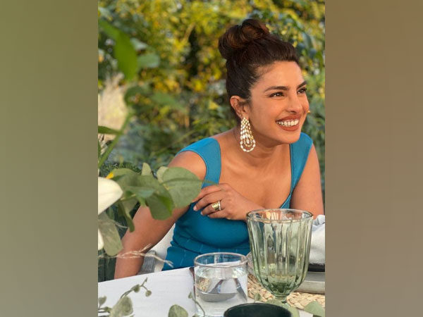 Priyanka Chopra indulges in mid-week thoughts, explores nightlife in Spain