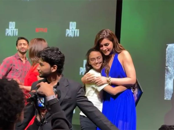 Kriti Sanon Charms Fans at 'Do Patti' Trailer Launch