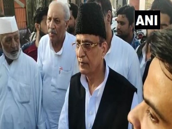 UP: Rampur court issues non-bailable warrant against Azam Khan