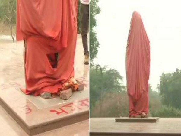 Vivekananda statue defaced in JNU; students say act by 'miscreants'  to dilute protest