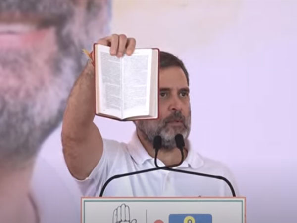 Rahul Gandhi Defends Constitution, Criticizes PM Modi in Maharashtra Rally